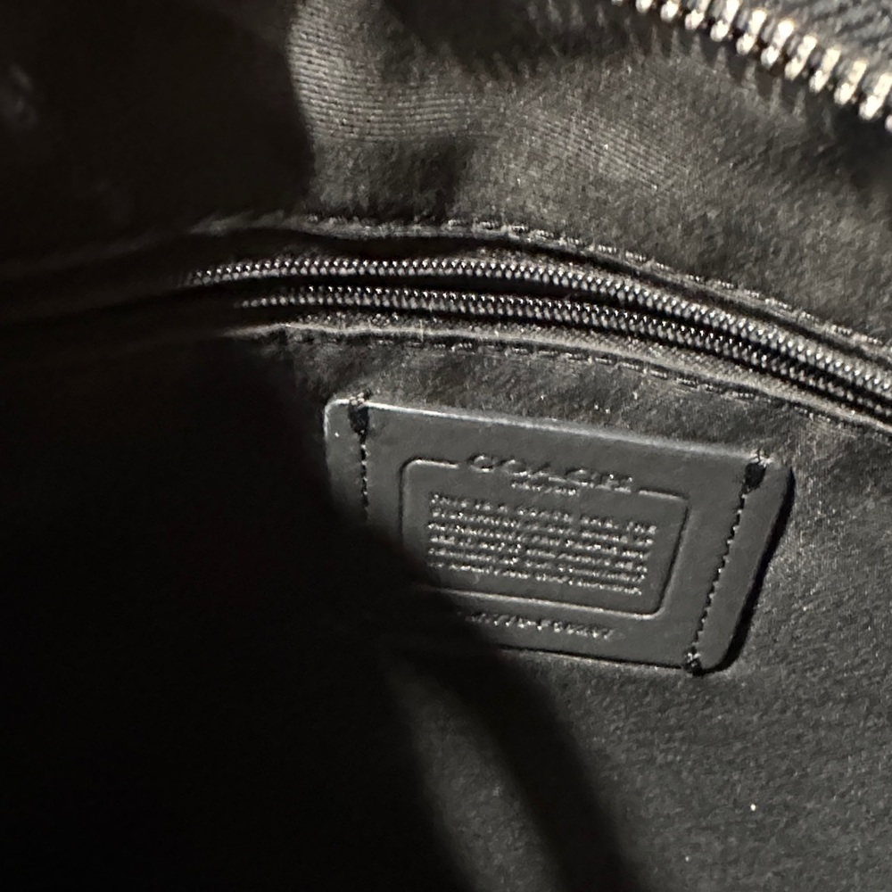 Coach Signature Black Shoulder Bag - Picture 2 of 8